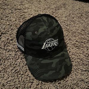 Los Angeles Lakers Trucker Snapback Hat - Black Camouflage